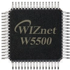 W5500 یک کنترلر اترنت از شرکت WIZnet است که از پروتکل‌های شبکه مختلف مانند TCP، UDP، IPv4 و غیره پشتیبانی می‌کند و به صورت سخت‌افزاری عمل می‌کند.