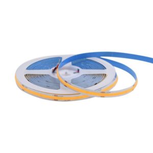 این ریسه به دلیل استفاده از تکنولوژی COB (Chip on Board)، نوری کاملاً یکنواخت و بدون نقاط تاریک یا سایه ایجاد می‌کند. همین ویژگی باعث می‌شود که برای دکوراسیون‌های ظریف و فضاهایی که زیبایی نورپردازی اهمیت زیادی دارد، بسیار ایده‌آل باشد. ویژگی‌های مهم: طول 5 متر برای پوشش‌دهی مناسب در پروژه‌های نورپردازی رنگ نور سفید یکنواخت، مناسب برای فضاهای مدرن و روشن ولتاژ 12 ولت DC، ایمن و
